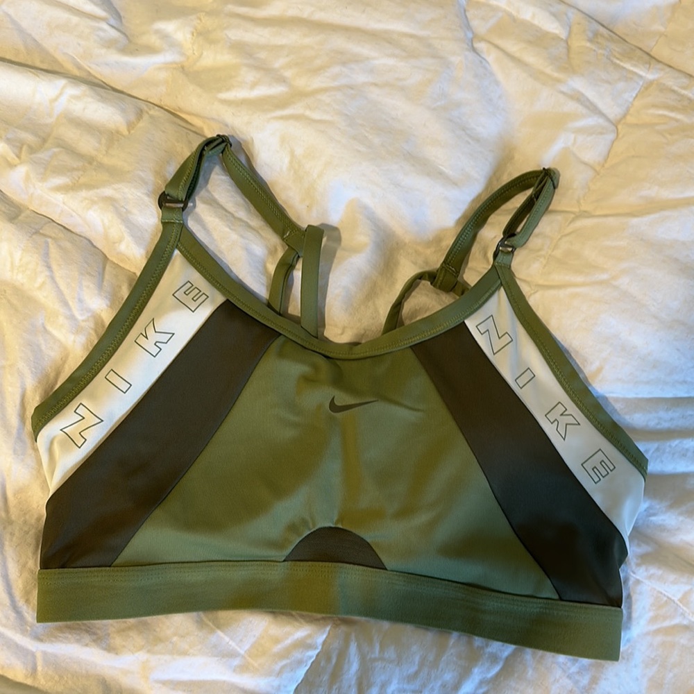 NWOT Nike Dry Fit Sports Bra Olive Green Padded Criss Cross Strap LG